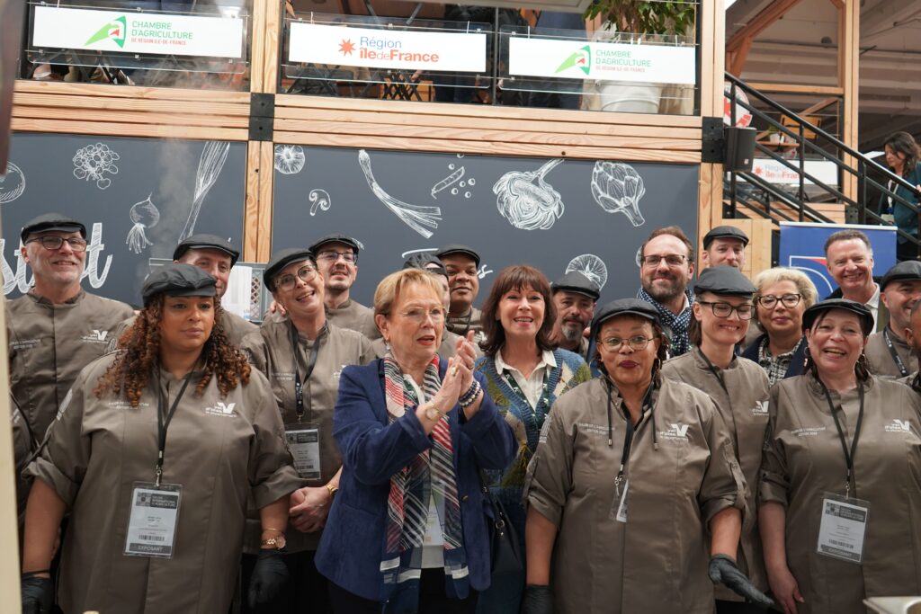 Présidente avec l'école des chefs et les élus au salon de l'agriculture 2026